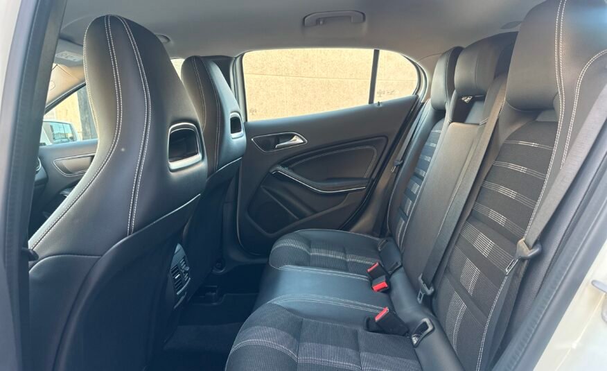 MERCEDES-BENZ GLA200 CDI 4MATIC