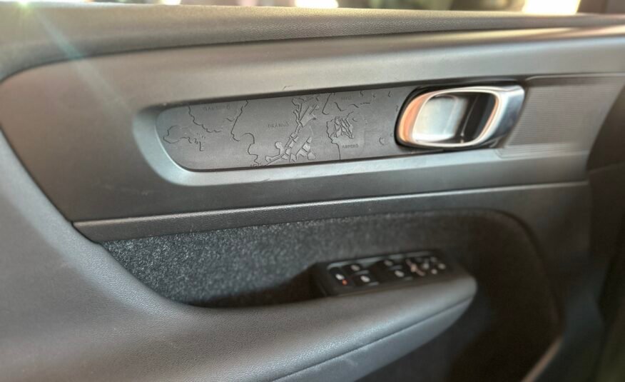 VOLVO XC40 D3