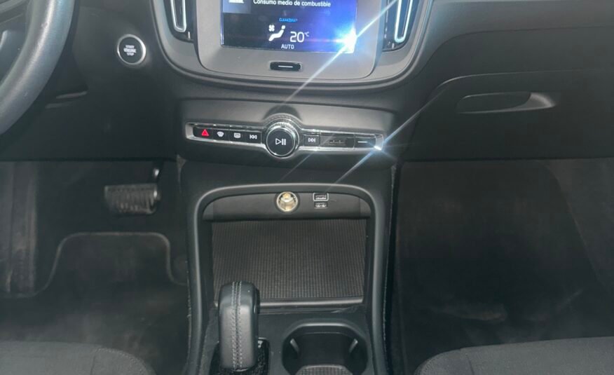 VOLVO XC40 D3