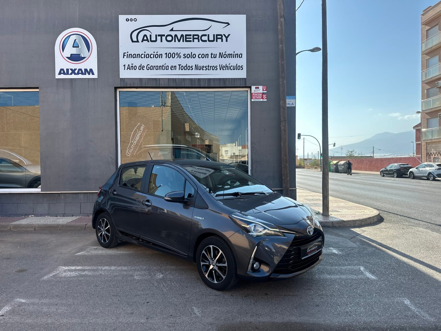 TOYOTA YARIS HYBRID