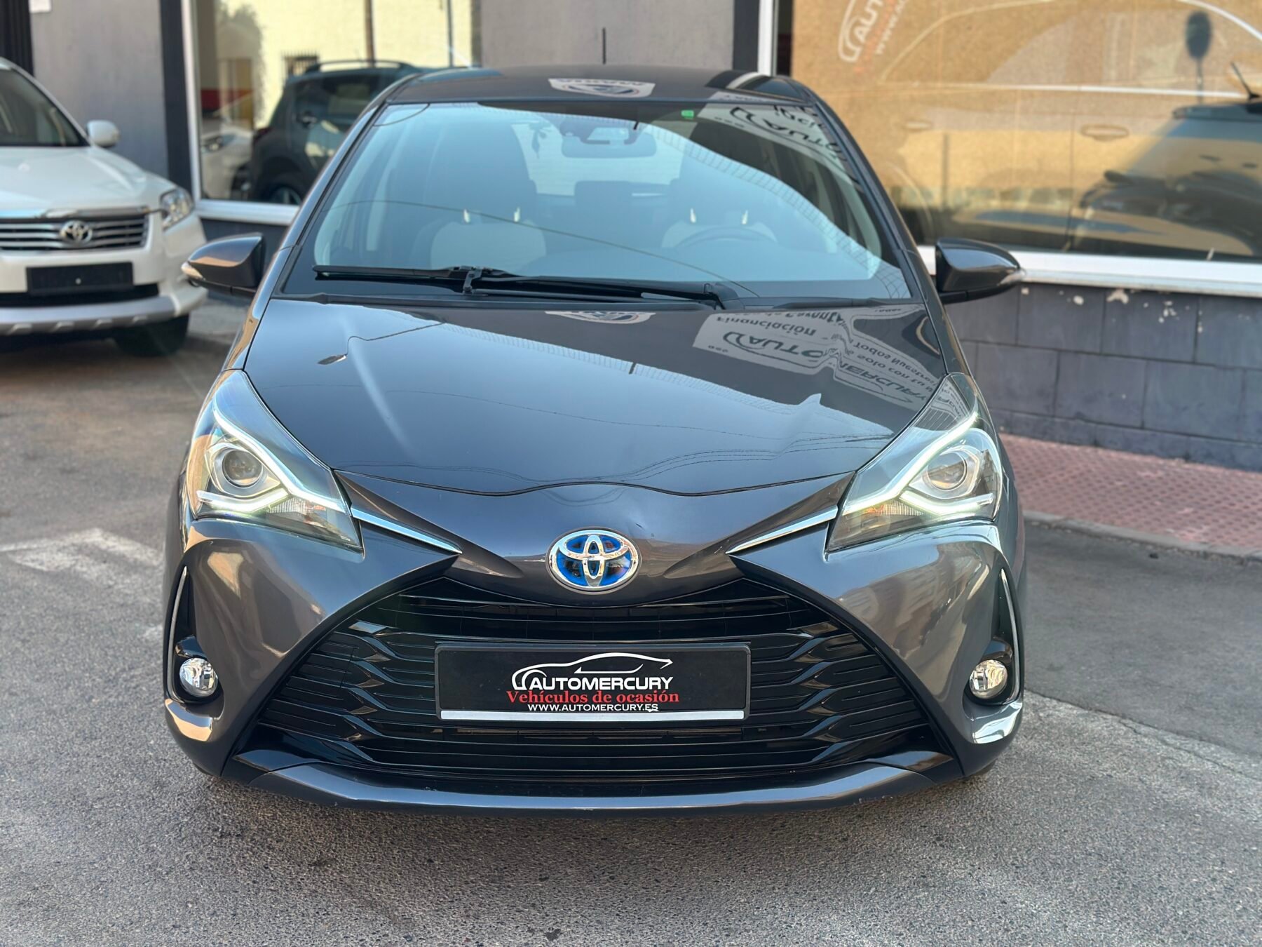 TOYOTA YARIS HYBRID