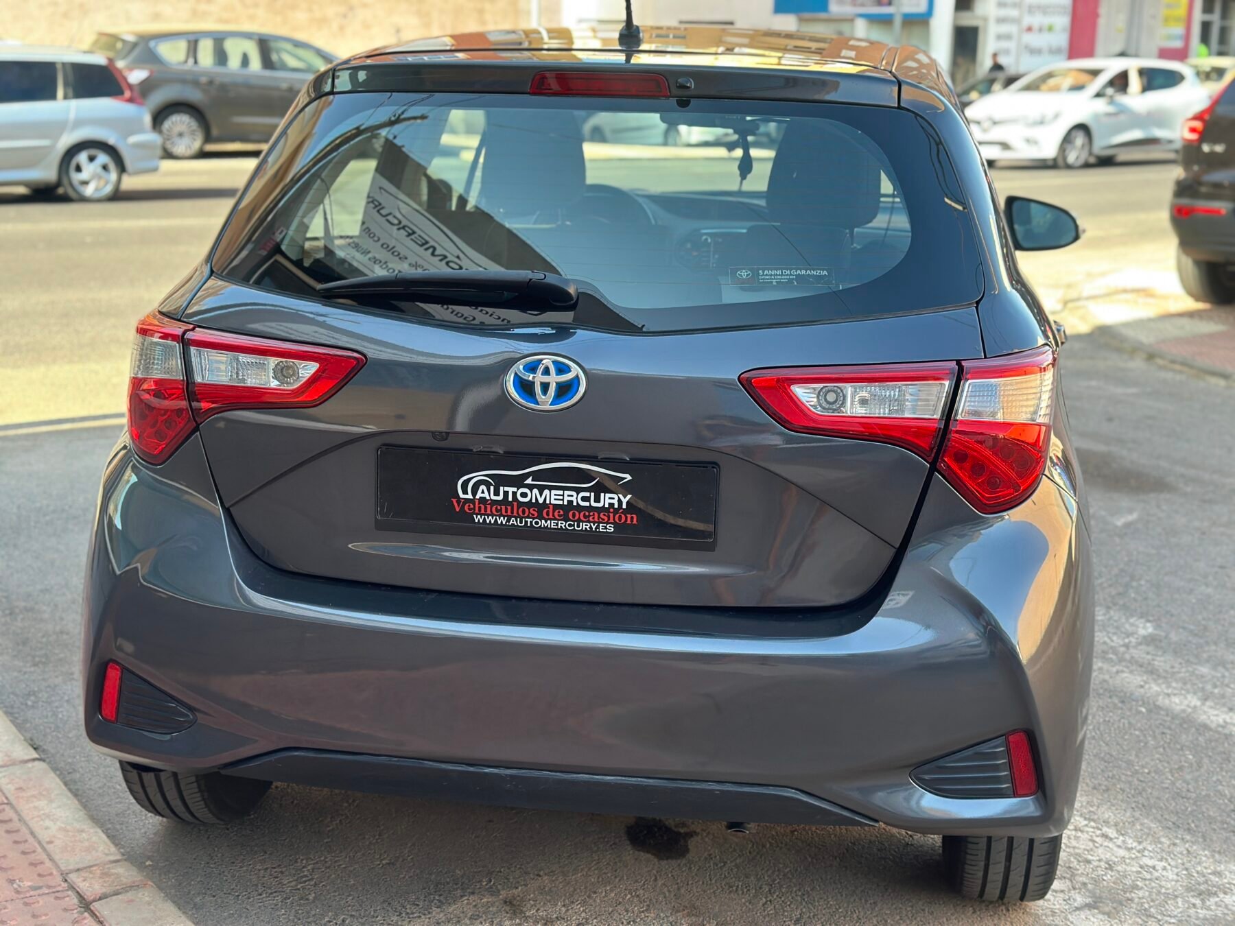 TOYOTA YARIS HYBRID