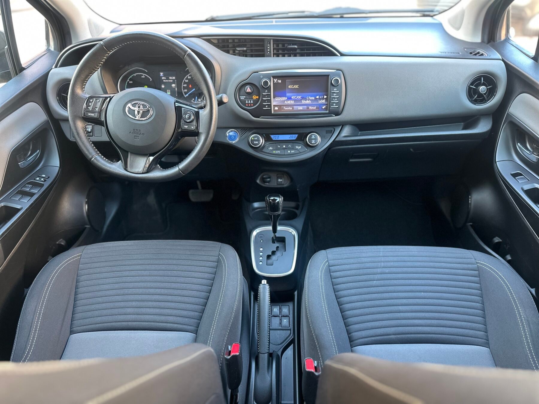 TOYOTA YARIS HYBRID