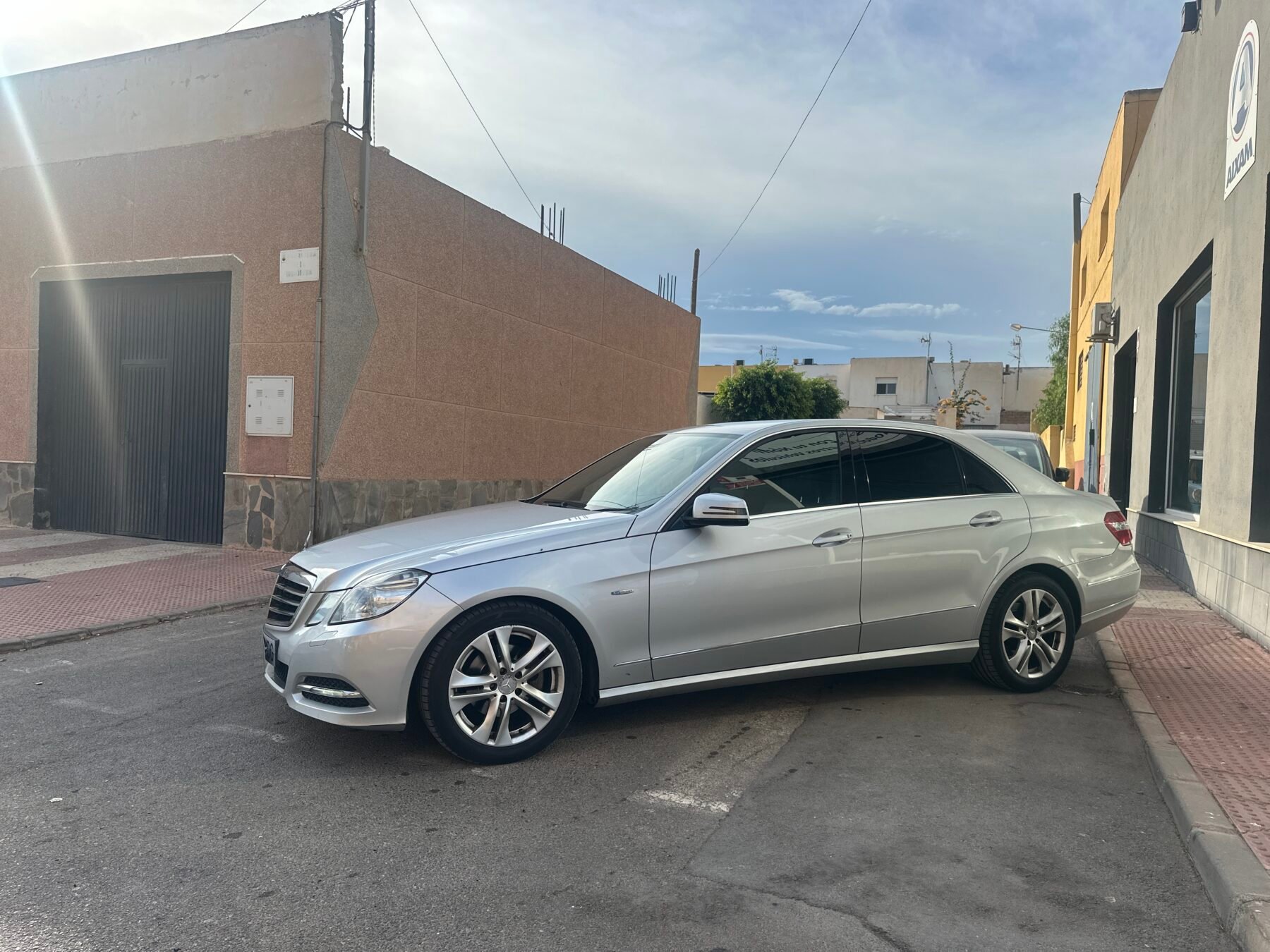 MERCEDES-BENZ E-class 200