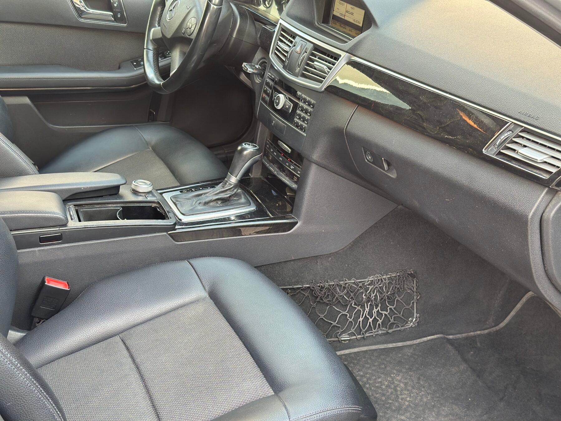 MERCEDES-BENZ E-class 200
