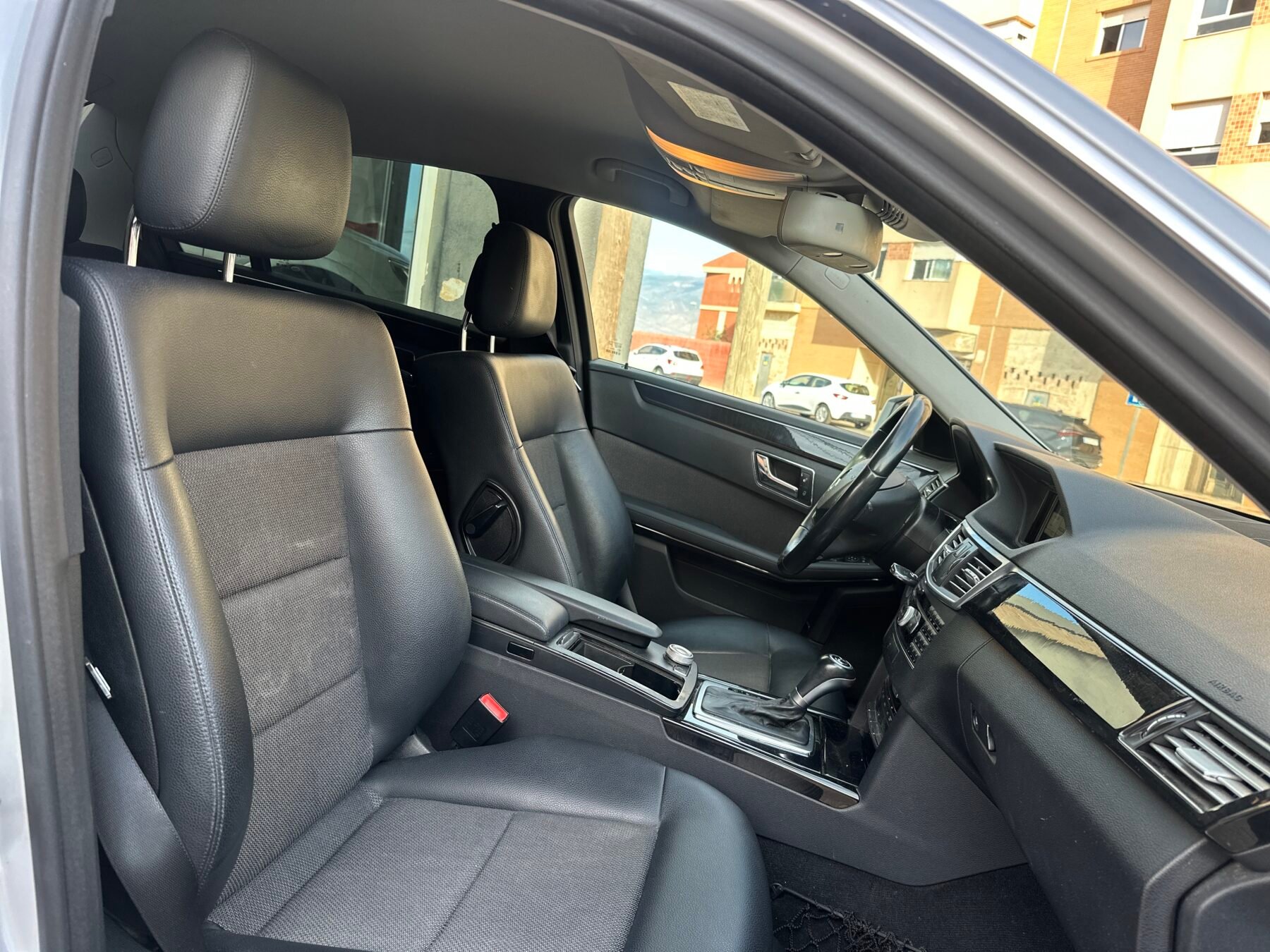 MERCEDES-BENZ E-class 200