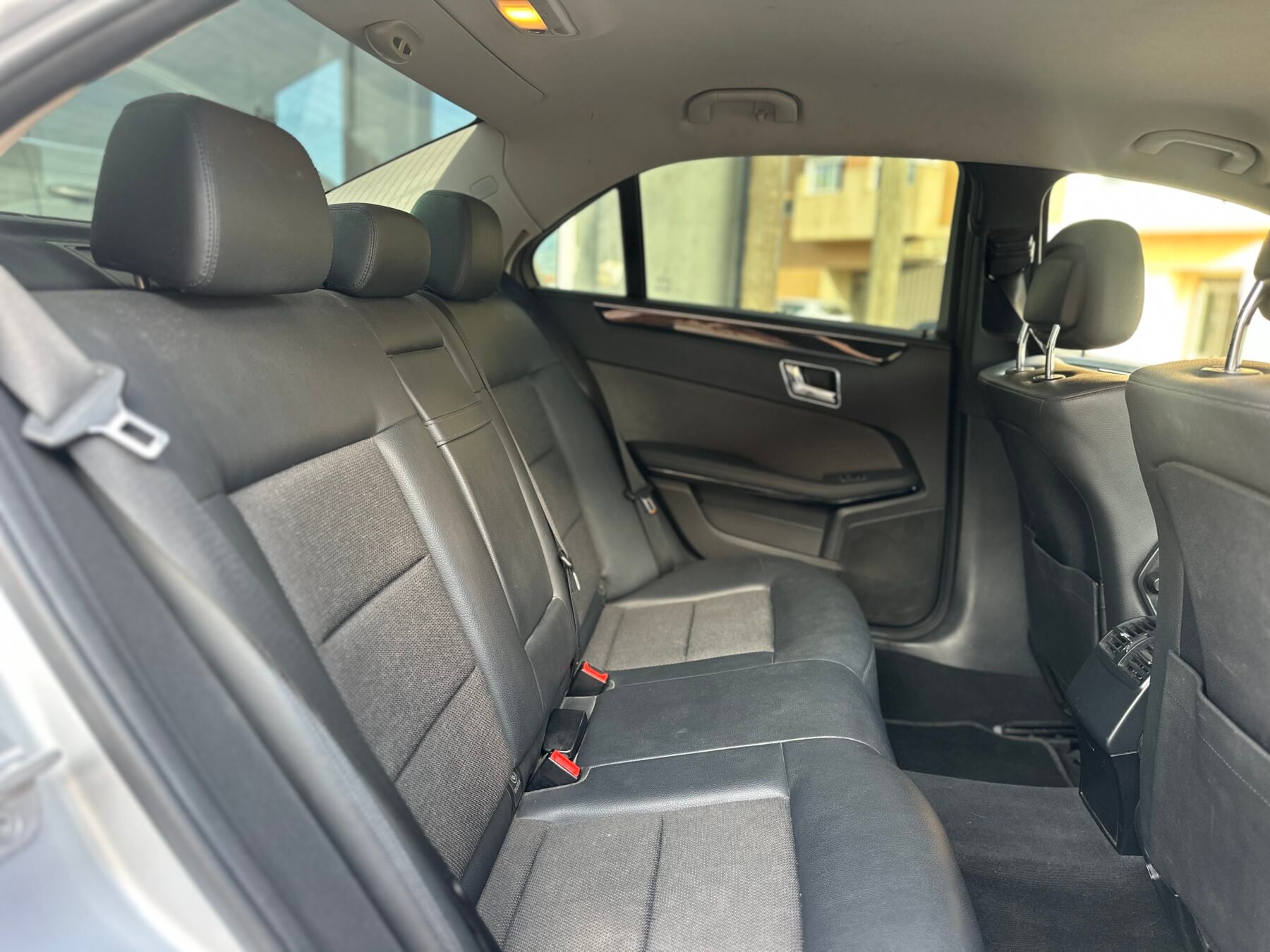 MERCEDES-BENZ E-class 200