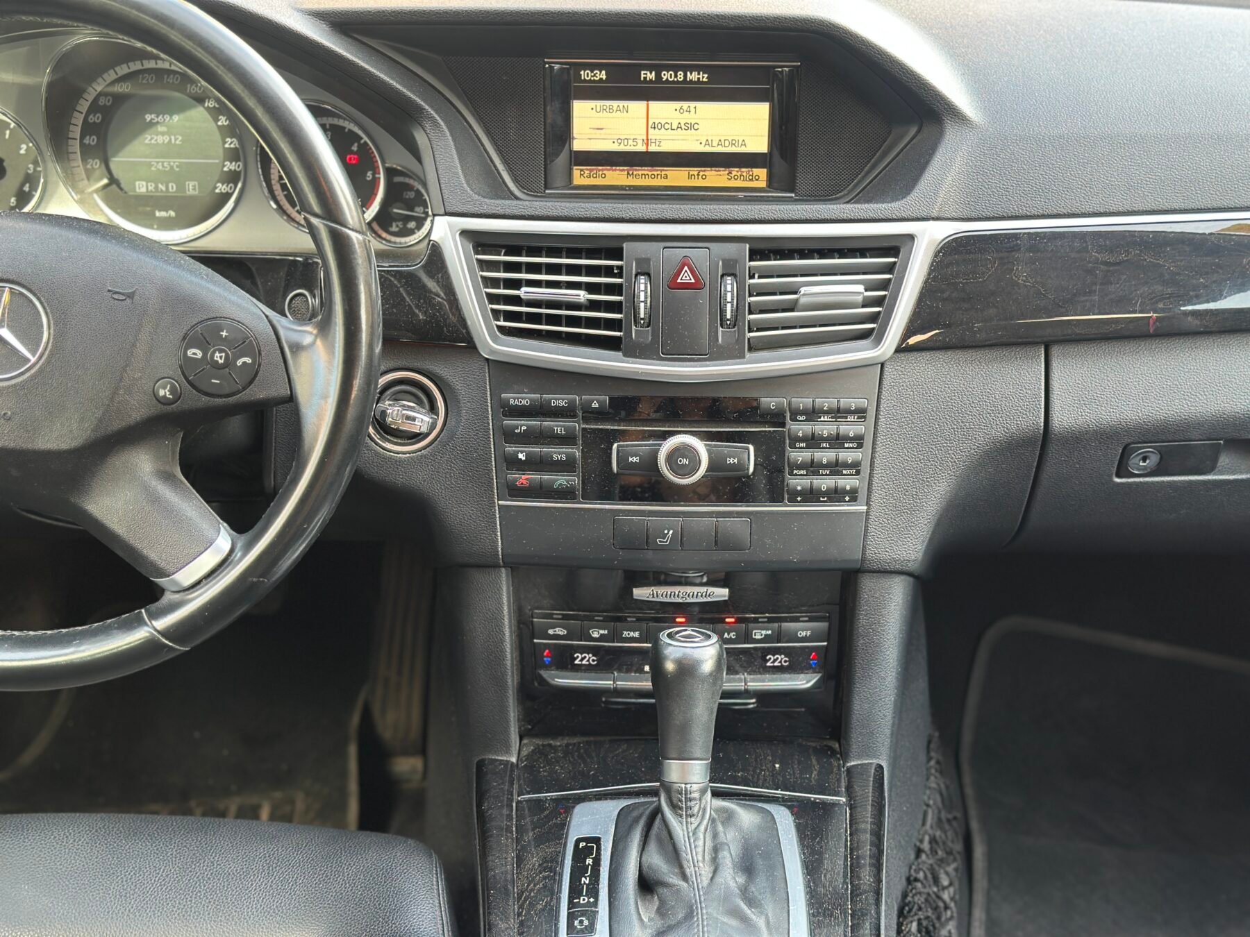 MERCEDES-BENZ E-class 200