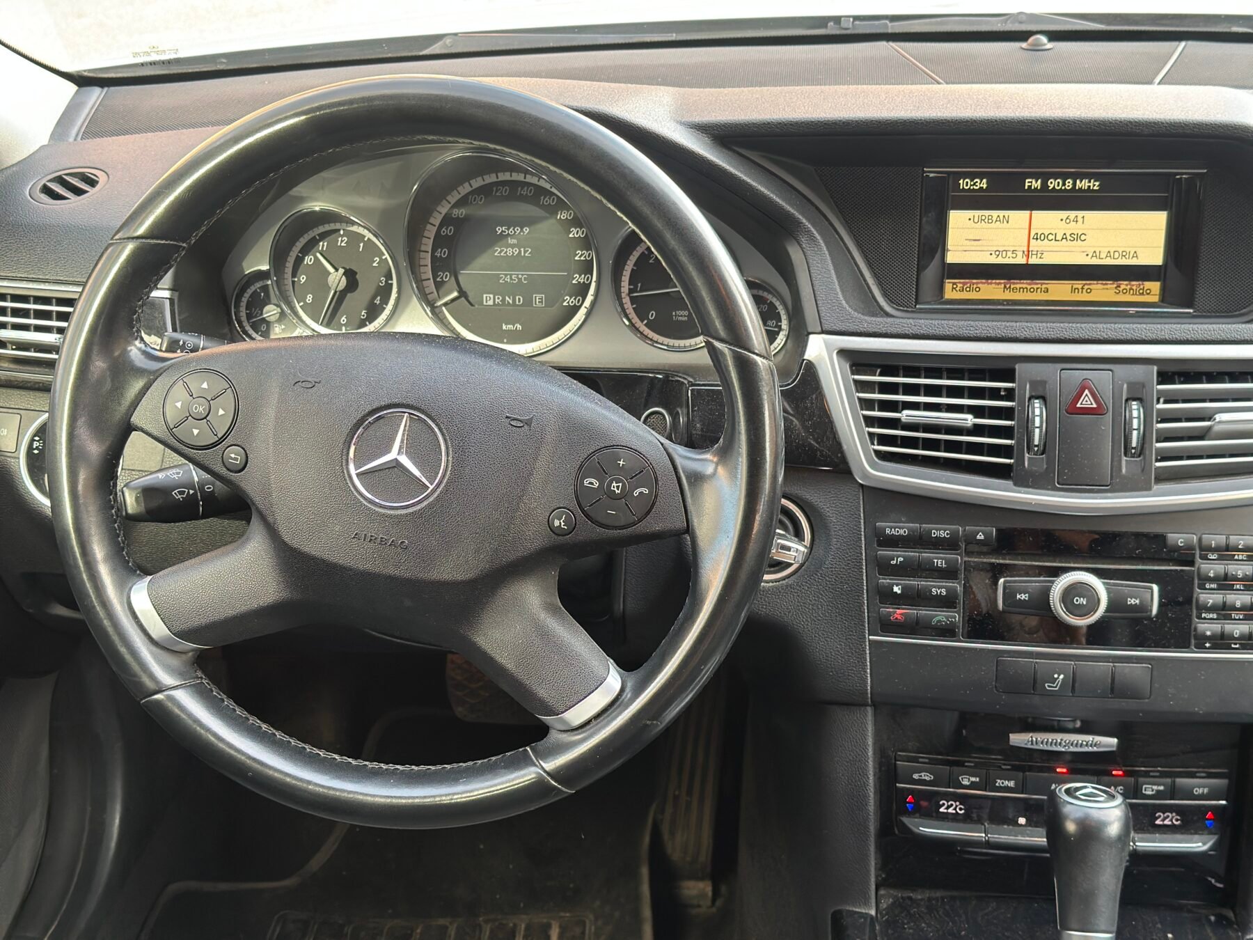 MERCEDES-BENZ E-class 200
