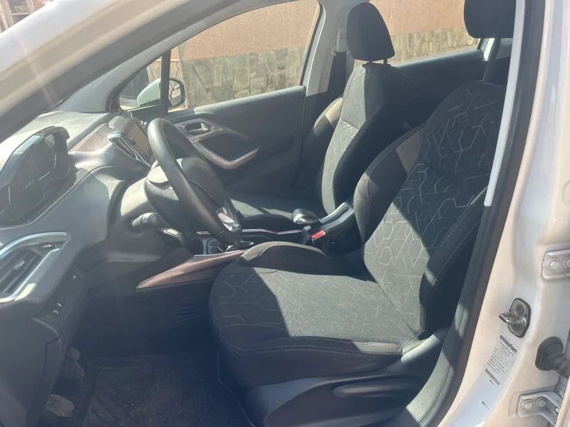 PEUGEOT 2008 1.2