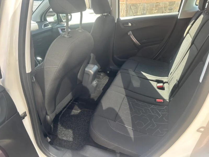 PEUGEOT 2008 1.2