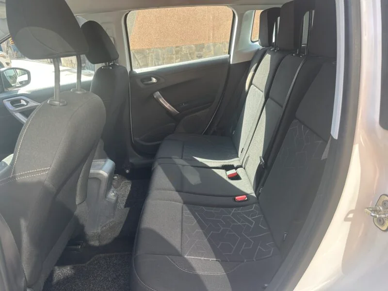 PEUGEOT 2008 1.2