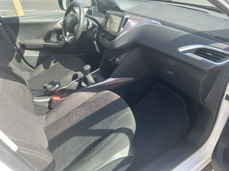 PEUGEOT 2008 1.2