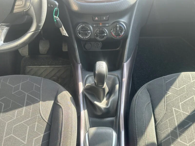 PEUGEOT 2008 1.2