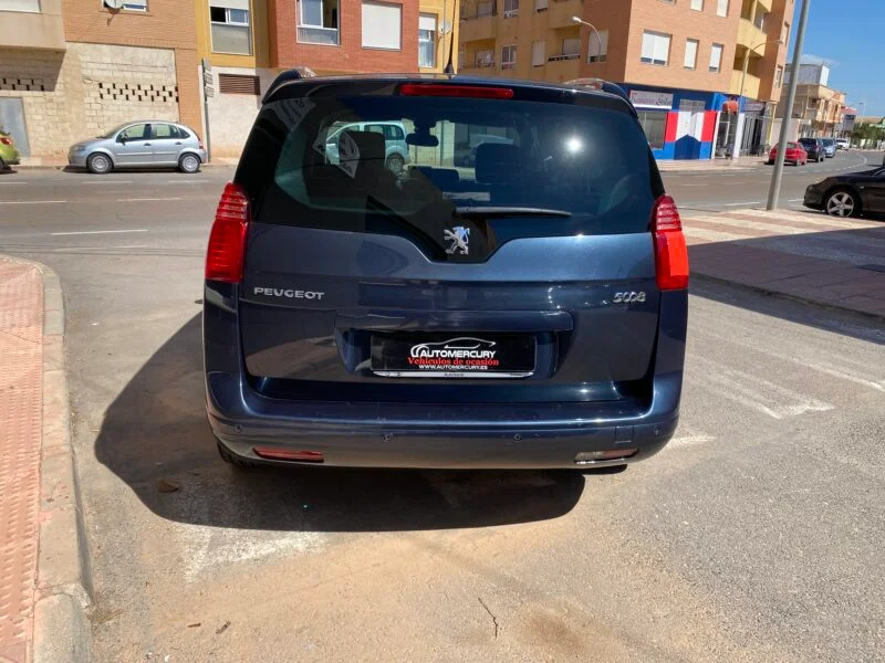 PEUGEOT 5008 2.0