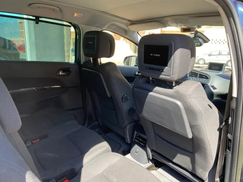 PEUGEOT 5008 2.0