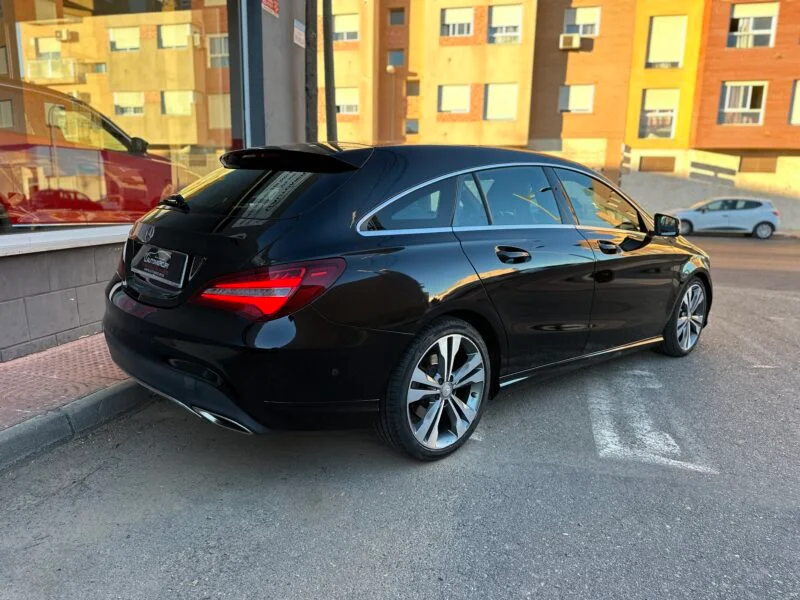 MERCEDES-BENZ CLA 220 SHOOTING BRAKE