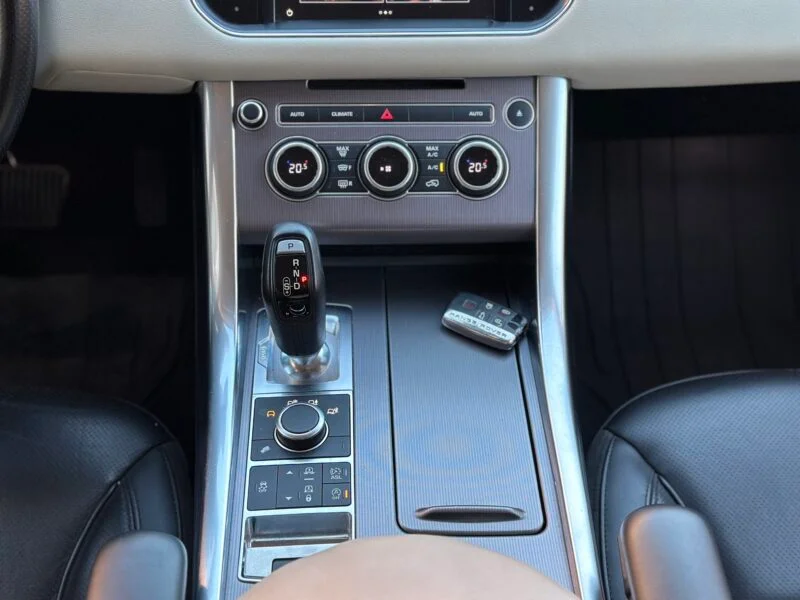 LAND-ROVER RANGE ROVER SPORT 3.0 HSE