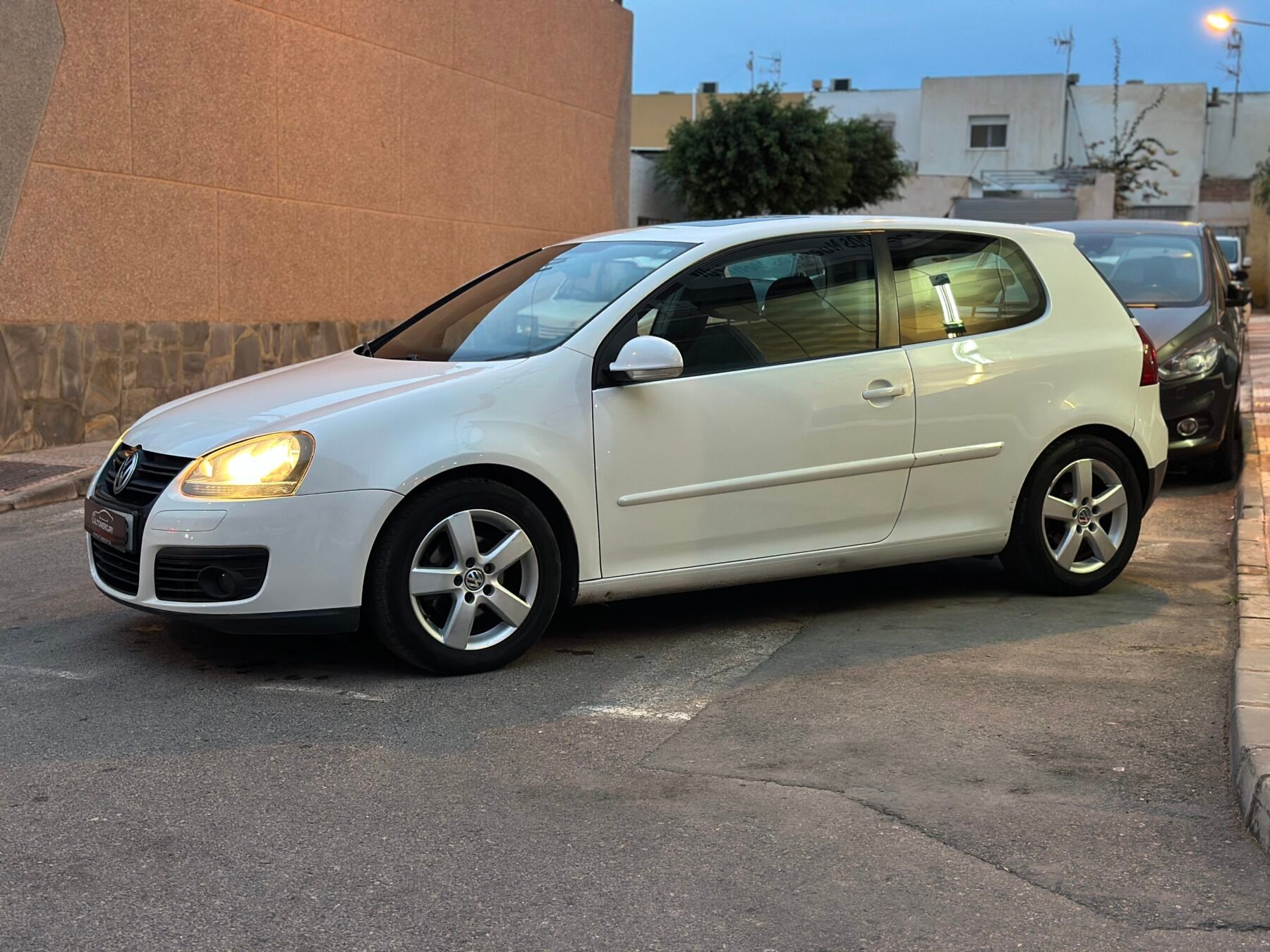VOLKSWAGEN GOLF 1.9 GT Sport 