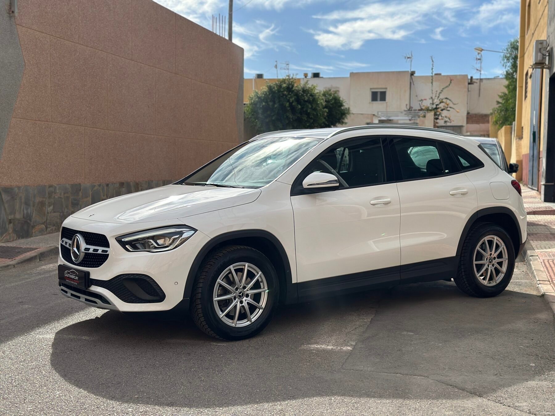 MERCEDES-BENZ GLA 200D