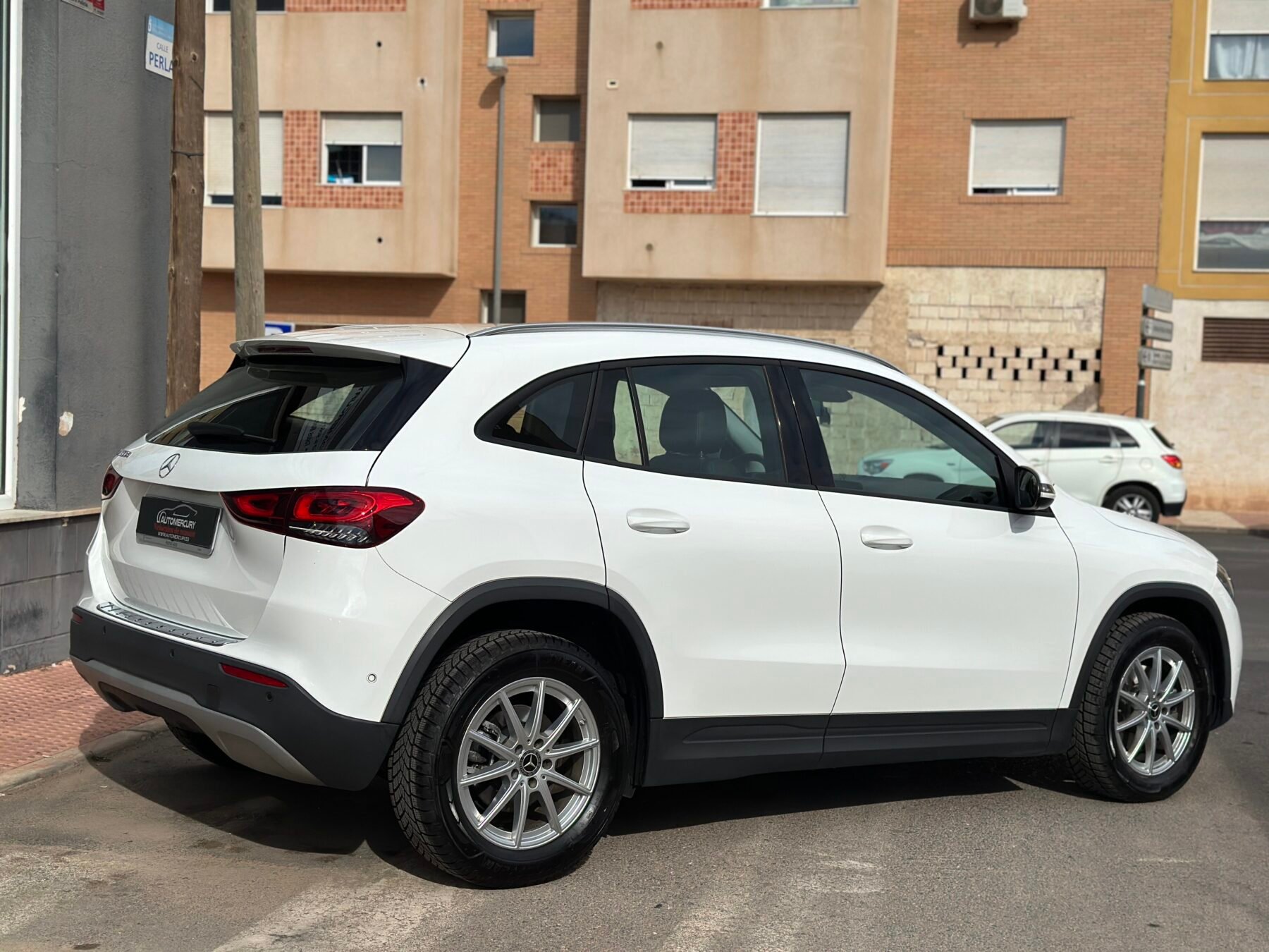 MERCEDES-BENZ GLA 200D