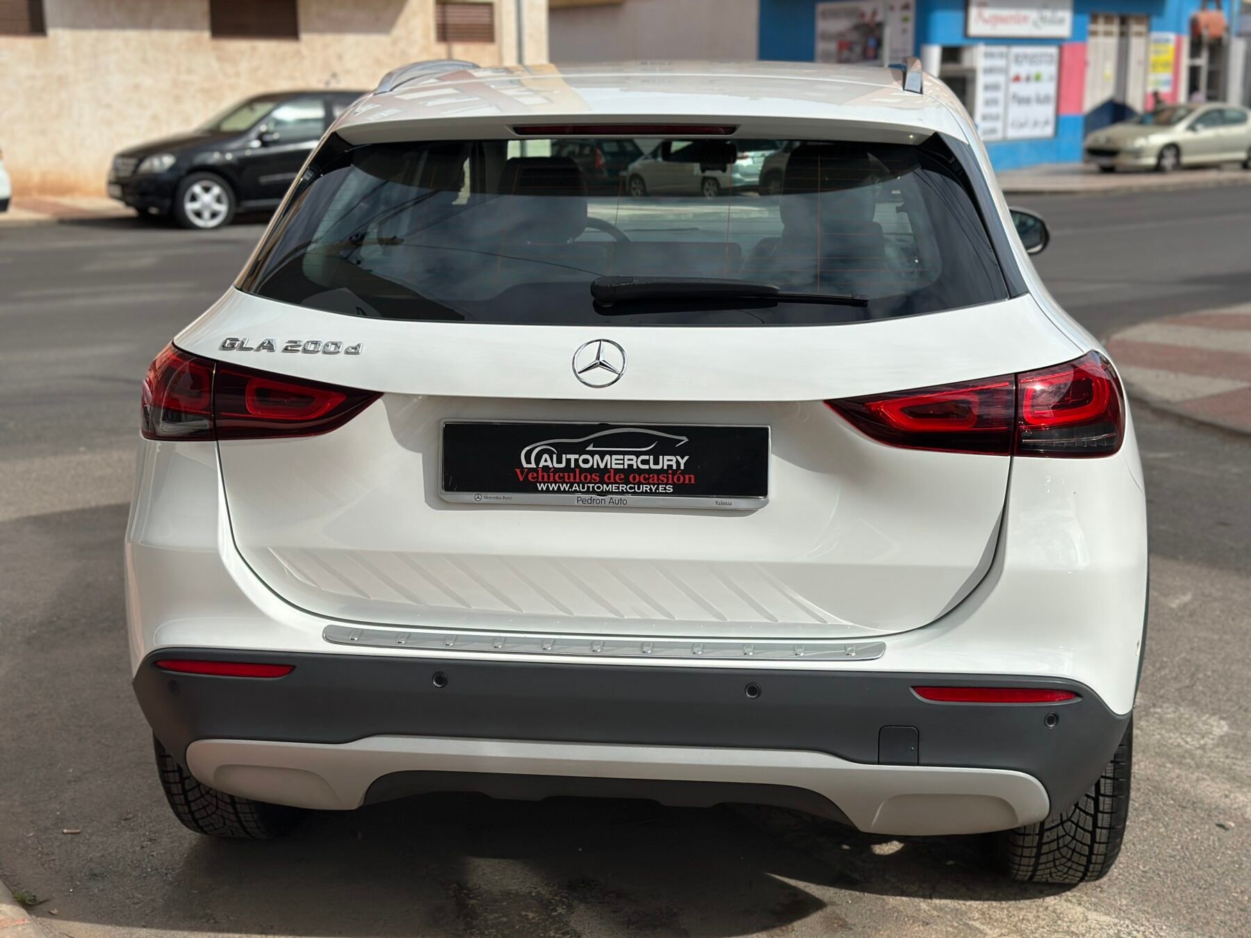 MERCEDES-BENZ GLA 200D