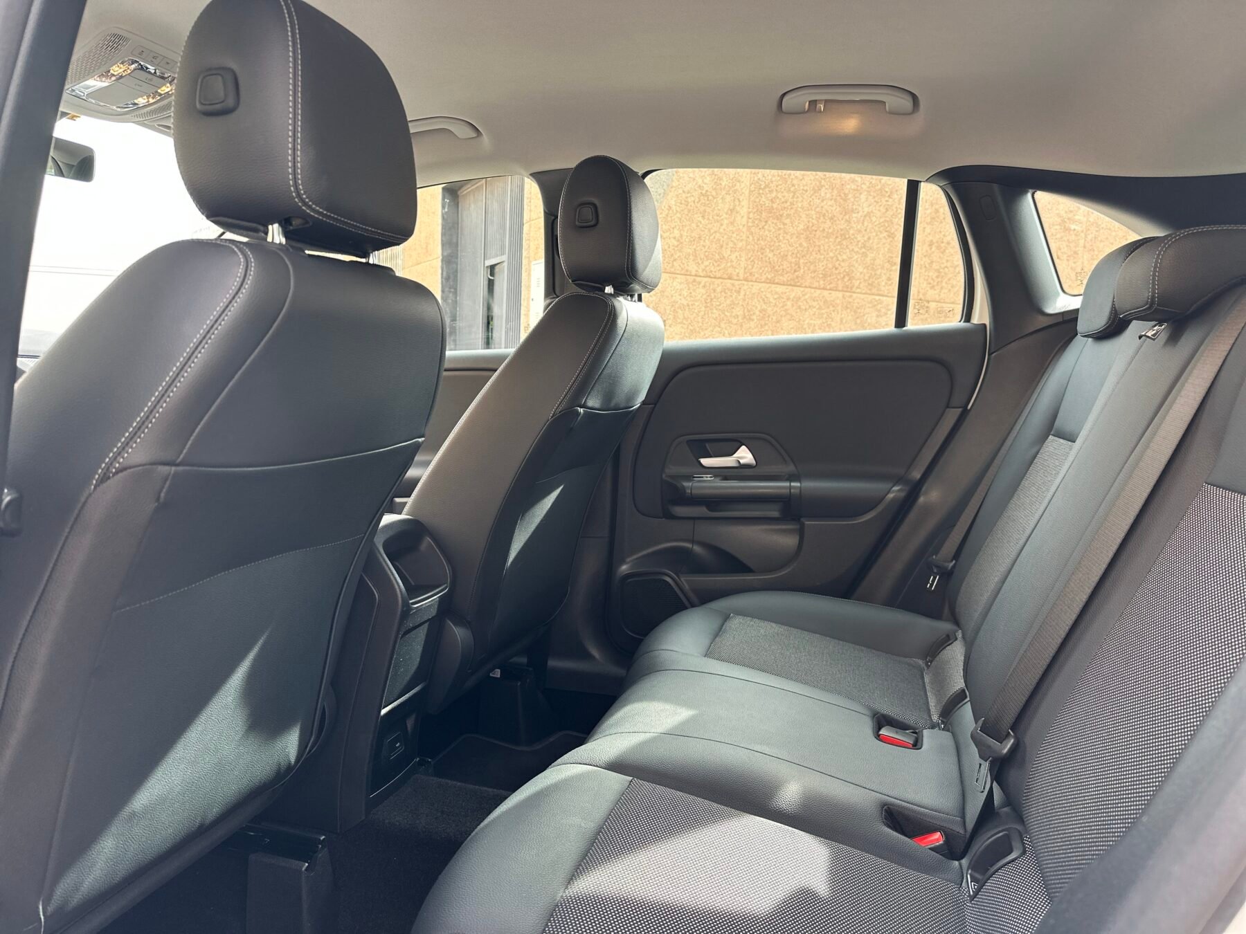 MERCEDES-BENZ GLA 200D