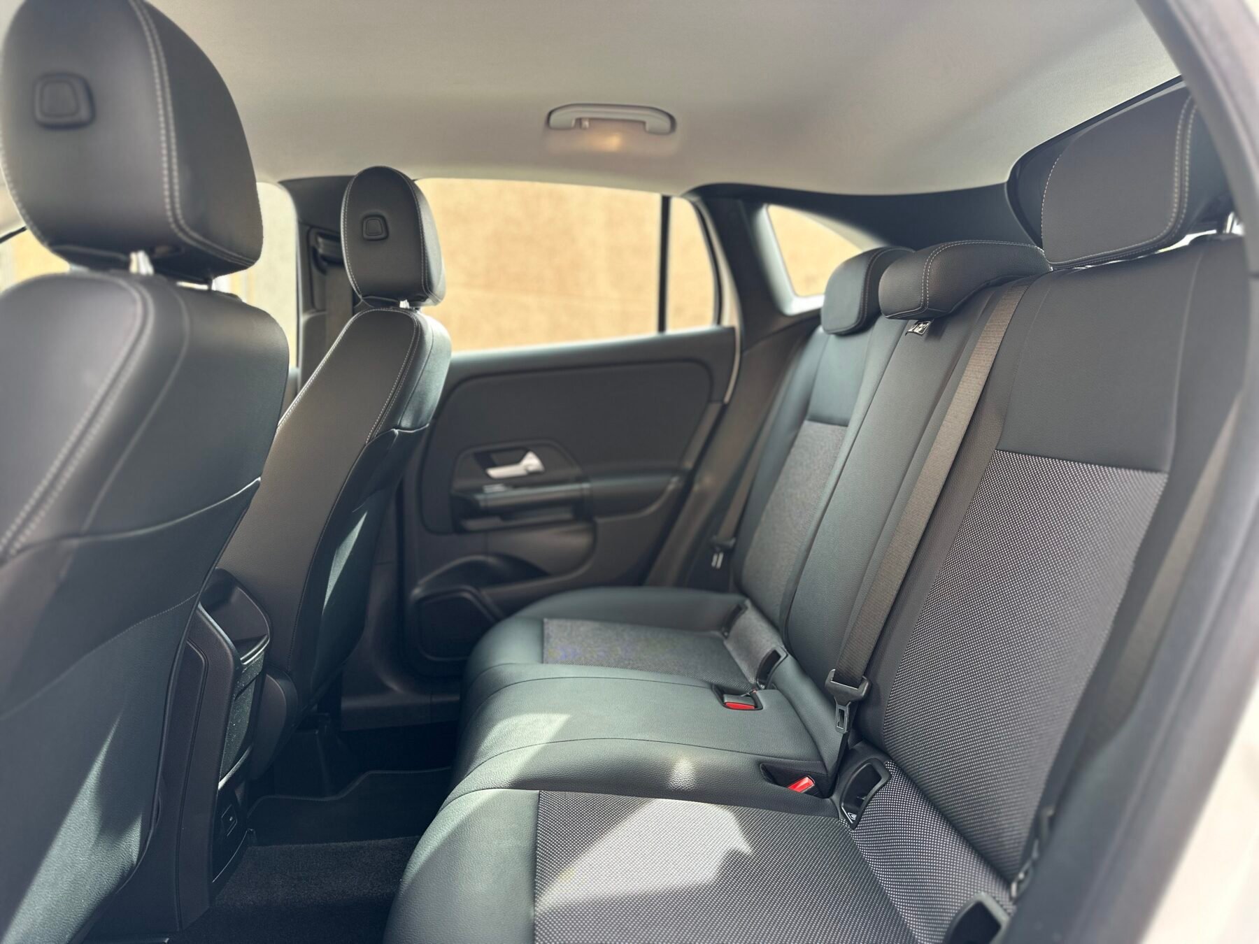 MERCEDES-BENZ GLA 200D