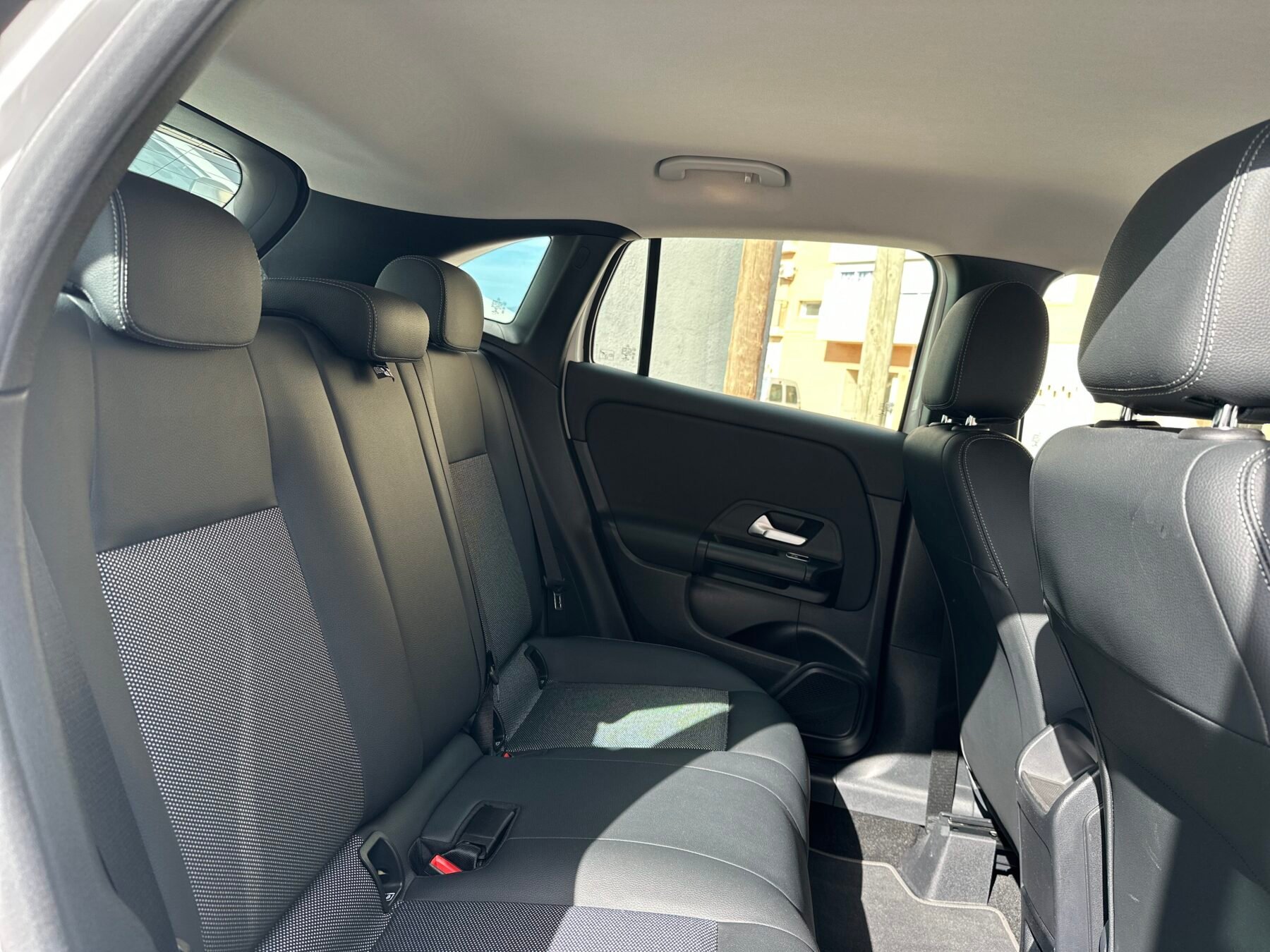 MERCEDES-BENZ GLA 200D