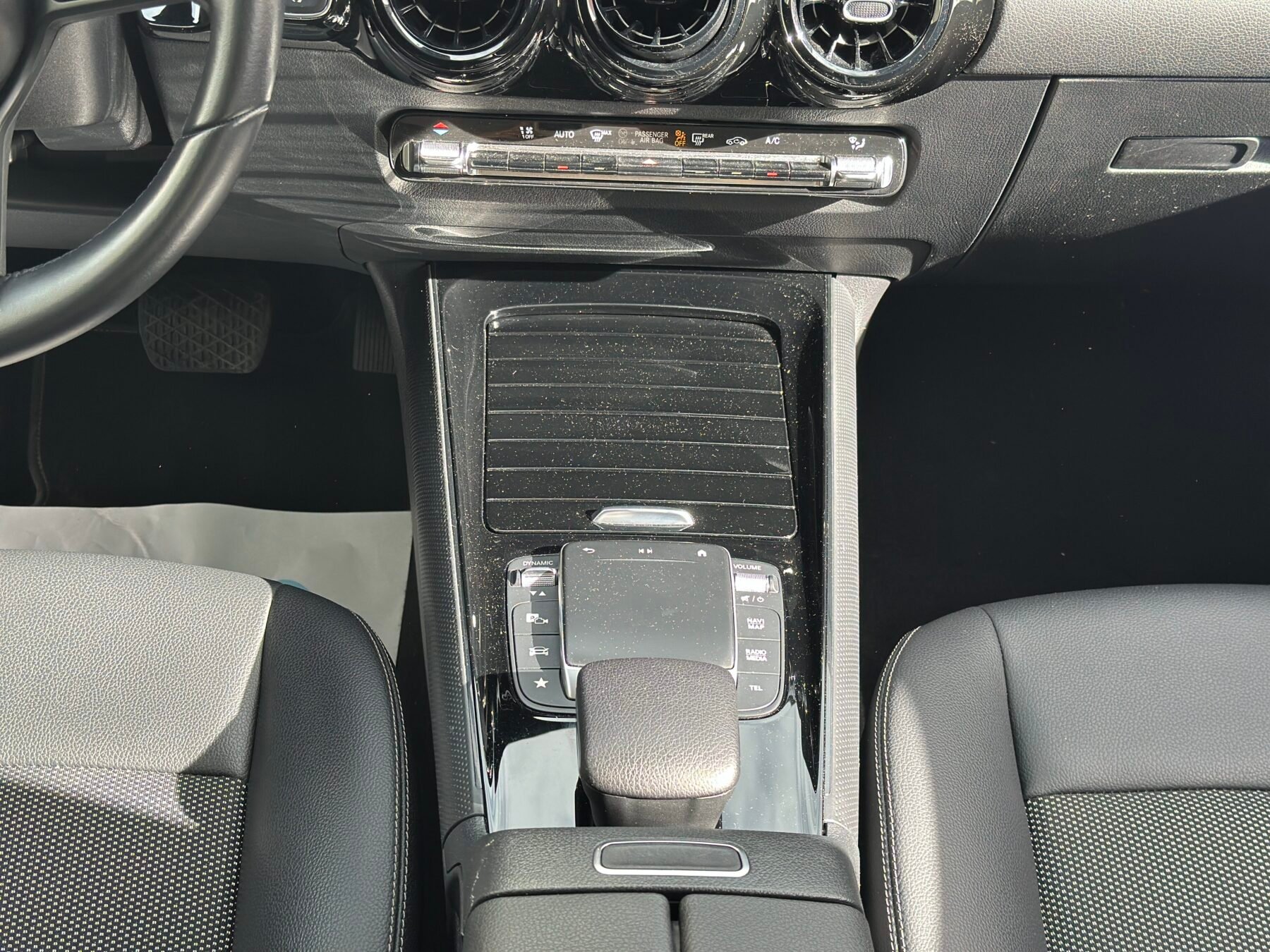 MERCEDES-BENZ GLA 200D