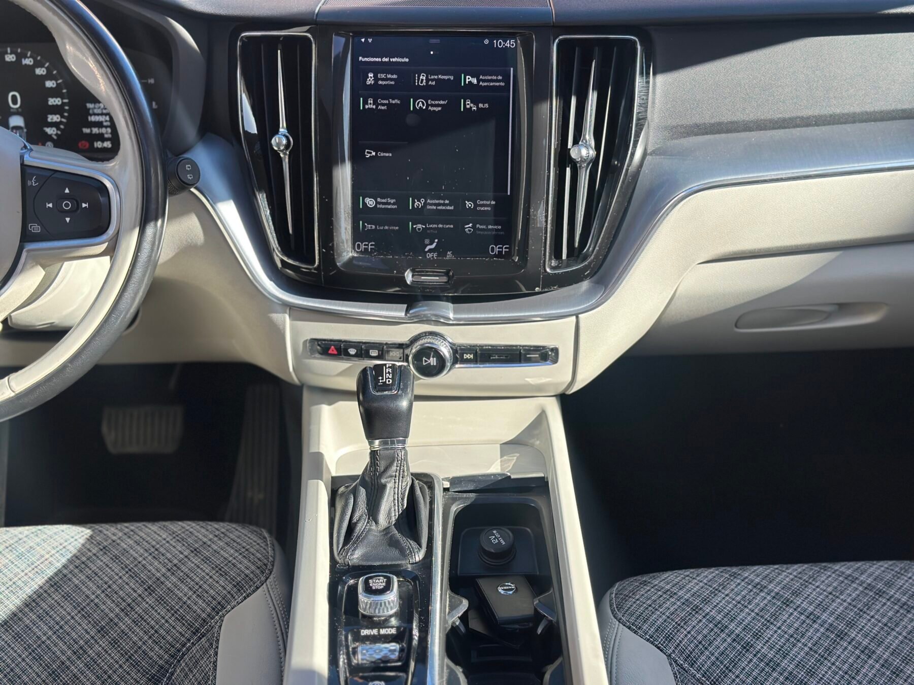 VOLVO XC60 D5