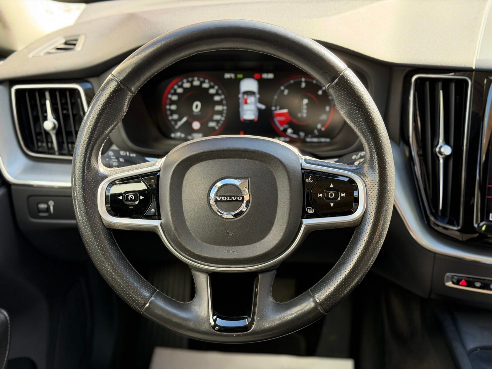 VOLVO XC60 D4
