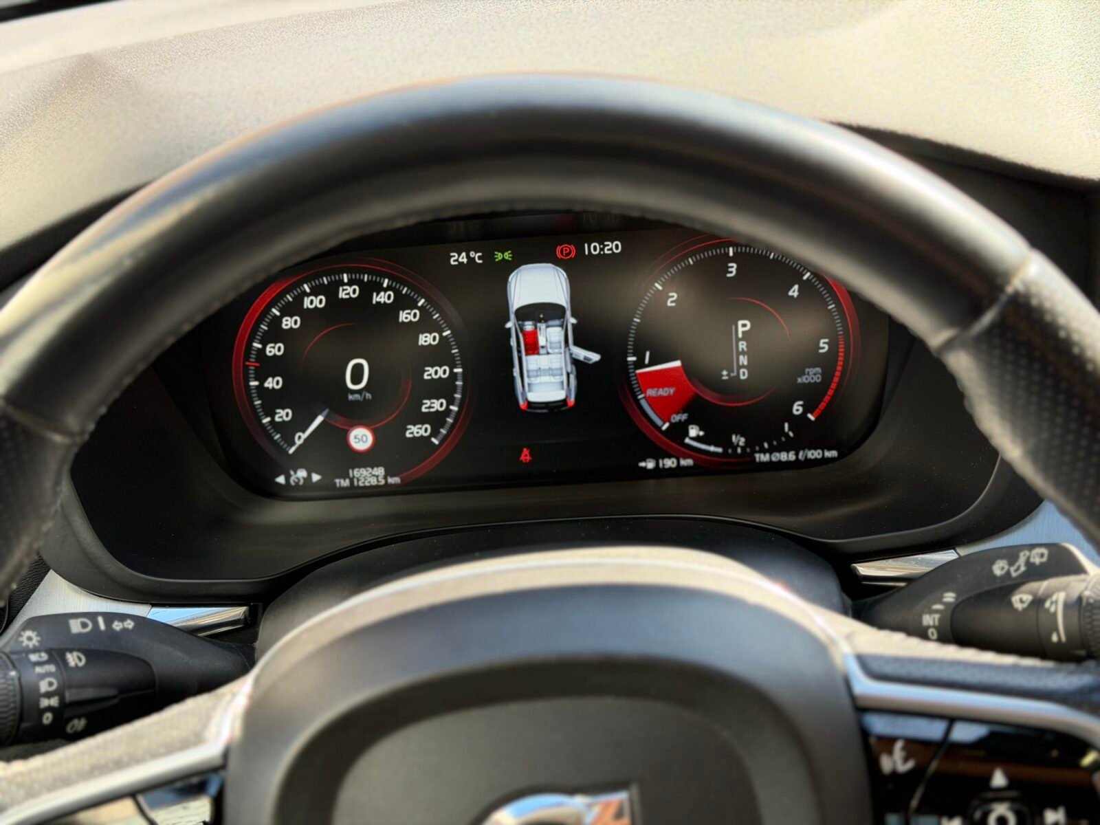 VOLVO XC60 D4