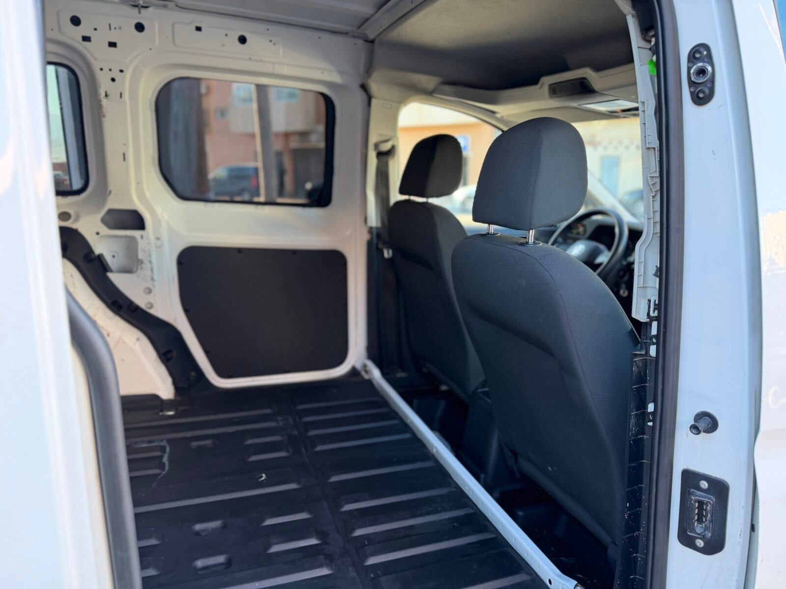VOLKSWAGEN CADDY 2.0 TDI